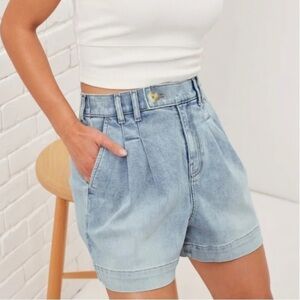 NWT UpWest Shorts Womens Small Pleated Blue Denim Stretch 3" Inseam